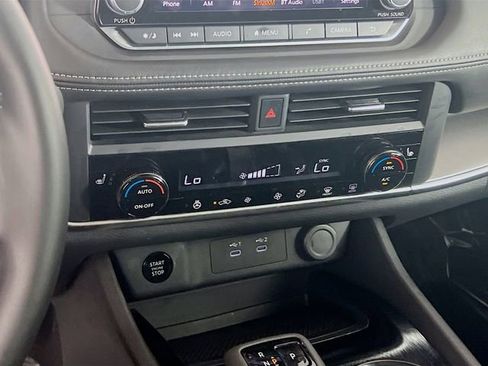 Used 2025 Nissan Rogue SV w/ SV Premium Package FWD image 12