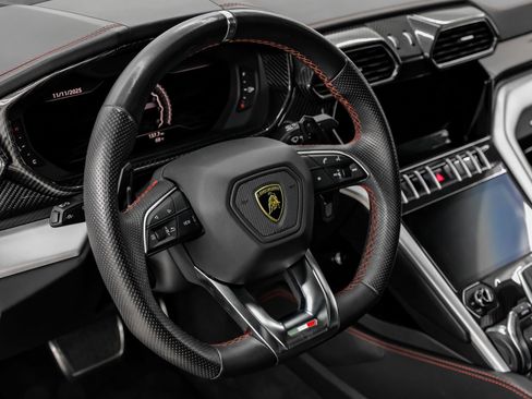 Used 2020 Lamborghini Urus image 26