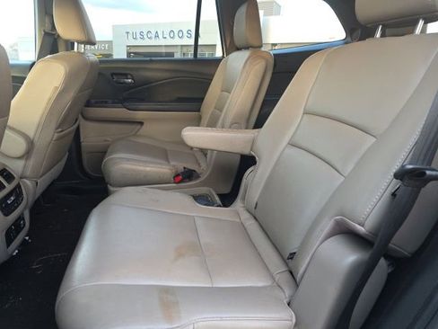 Used 2020 Honda Pilot Touring image 10