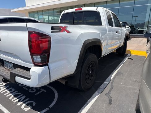 Used 2021 Toyota Tacoma SR w/ SX Package AWD/4WD image 5