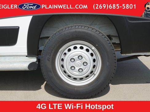Used 2025 RAM ProMaster 2500 w/ U-Haul Equipment Group FWD image 9