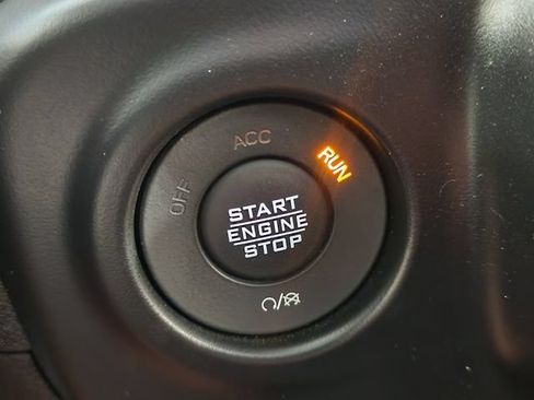 Used 2021 Jeep Gladiator Sport AWD/4WD image 8