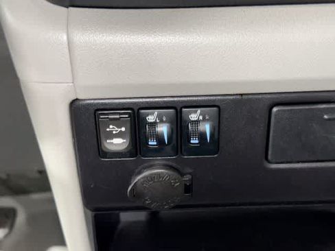 Used 2015 Toyota Sienna XLE w/ XLE Navigation Package FWD image 34