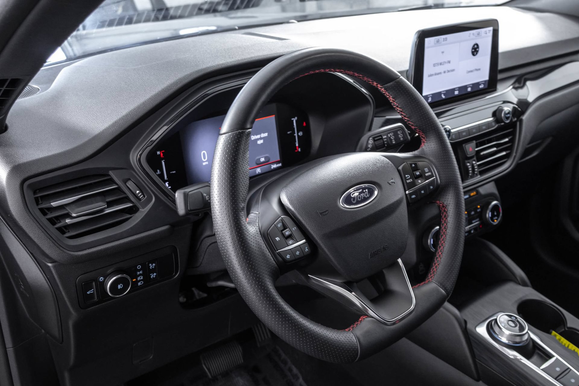 Used 2025 Ford Escape ST-Line Select AWD/4WD image 33