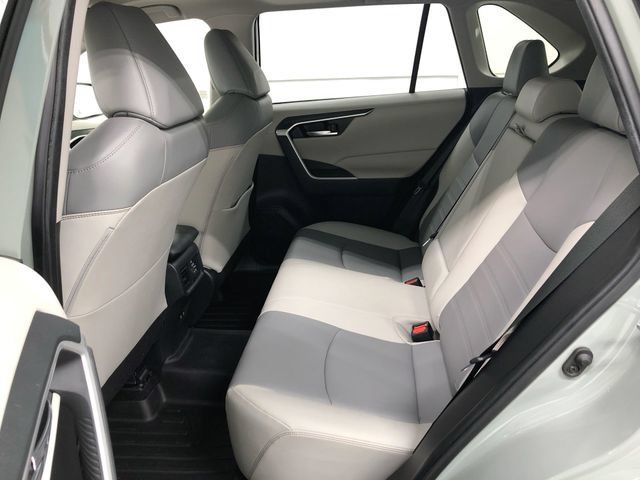 Used 2019 Toyota RAV4 XLE Premium FWD image 26