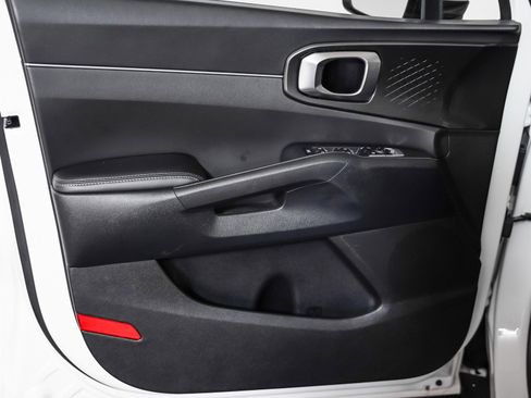 Used 2023 Kia Sorento EX w/ Panoramic Sunroof Package image 24