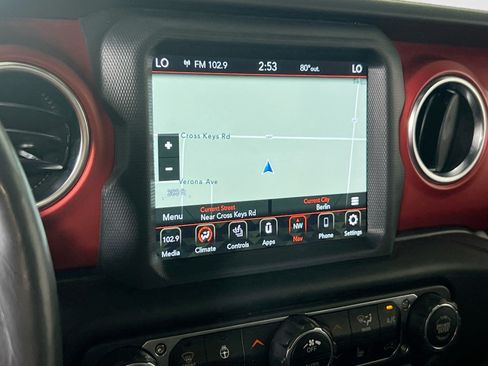 Used 2020 Jeep Gladiator Rubicon w/ Dual Top Group AWD/4WD image 13