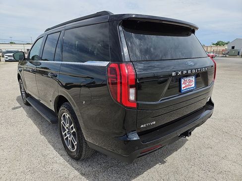 Used 2025 Ford Expedition Active AWD/4WD image 5