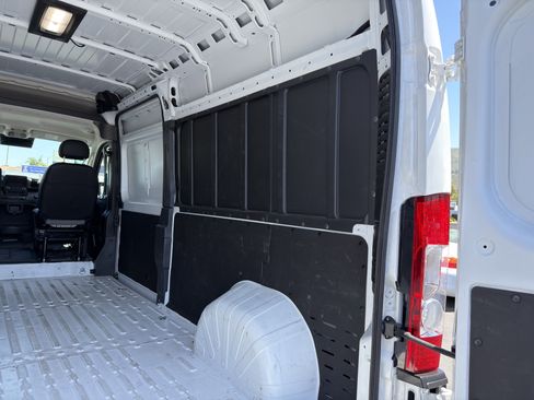 Used 2025 RAM ProMaster 2500 w/ Convenience Group FWD image 20