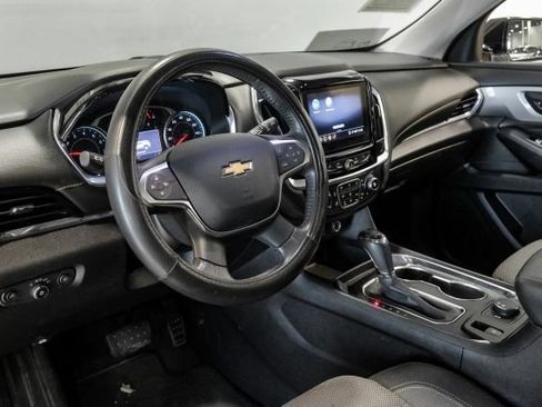 Used 2020 Chevrolet Traverse LT FWD image 5