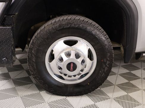 Used 2023 GMC Sierra 3500 Denali w/ Denali Ultimate Package image 18