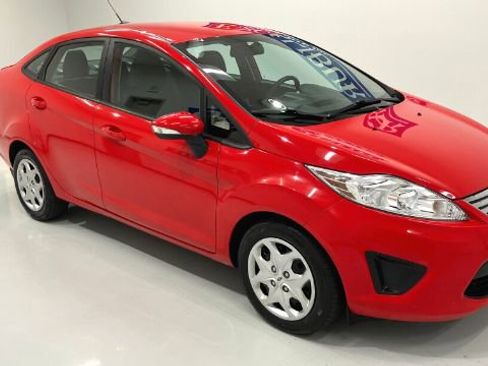 Used 2013 Ford Fiesta SE FWD image 12