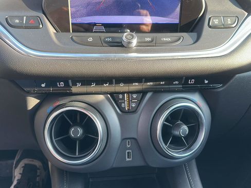 Used 2020 Chevrolet Blazer LT FWD image 28