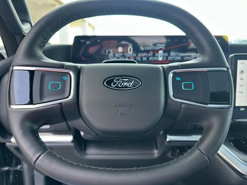 New 2026 Ford Expedition Platinum image 13