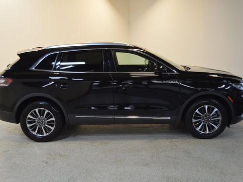 Used 2023 Lincoln Nautilus AWD w/ Premium Package image 2