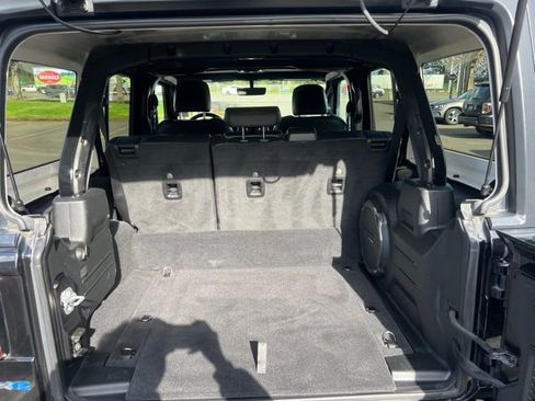 Used 2021 Jeep Wrangler Unlimited Sahara w/ Safety Group image 10