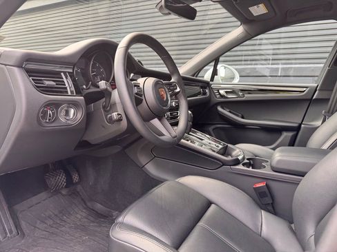 Certified 2026 Porsche Macan AWD/4WD image 15