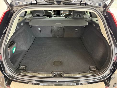 Certified 2024 Volvo V60 B5 Cross Country Plus w/ Protection Package Premier AWD/4WD image 26