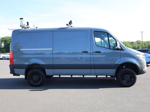 Used 2024 Mercedes-Benz Sprinter 2500 image 6