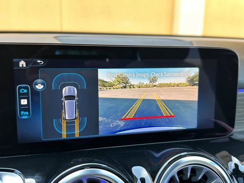 New 2025 Mercedes-Benz GLB 250 4MATIC image 18