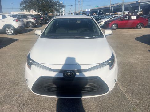 Used 2025 Toyota Corolla LE image 11