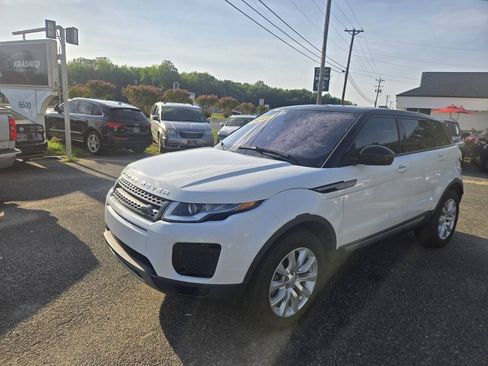 Used 2019 Land Rover Range Rover Evoque SE AWD/4WD image 3