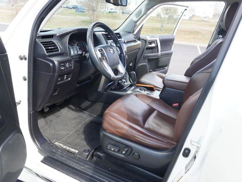 Used 2019 Toyota 4Runner Limited AWD/4WD image 23