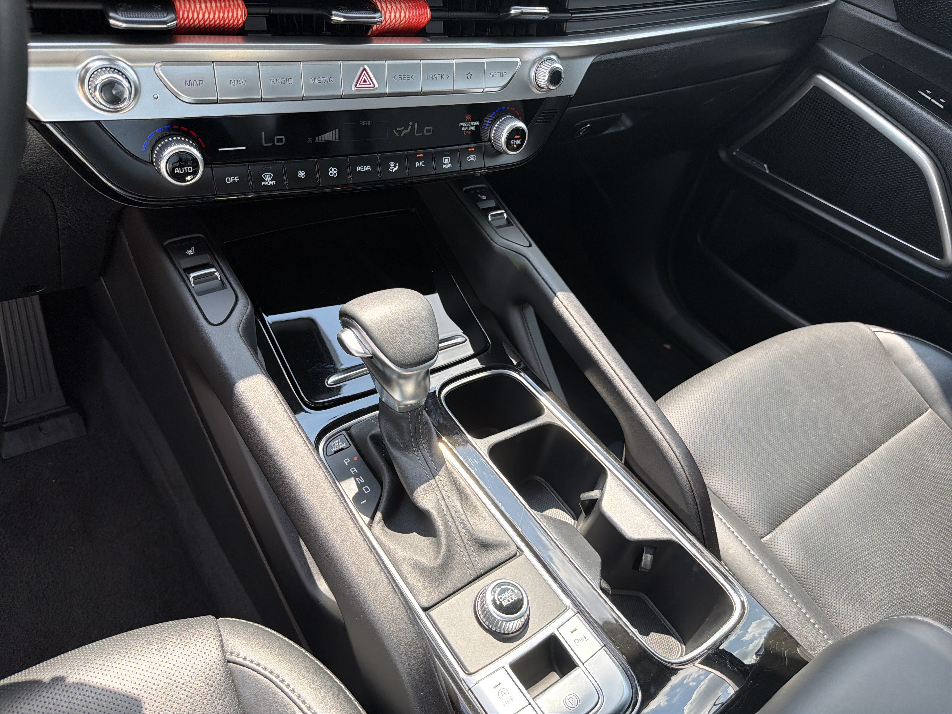 Used 2025 Kia Telluride S FWD image 30