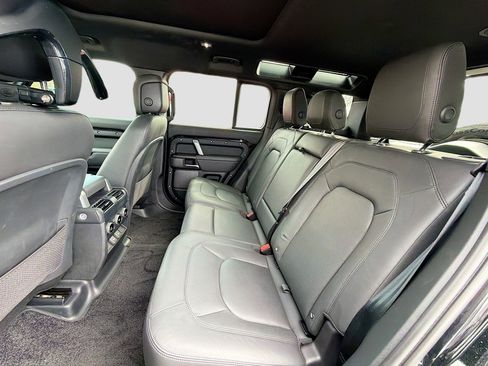 Used 2024 Land Rover Defender 110 V8 image 21