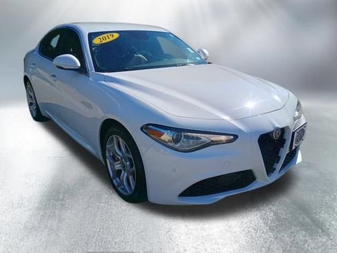 Used 2019 Alfa Romeo Giulia Ti AWD/4WD image 8