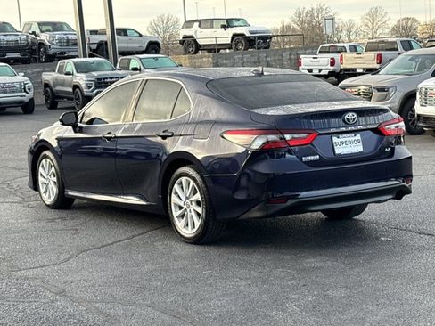 Used 2022 Toyota Camry LE image 10
