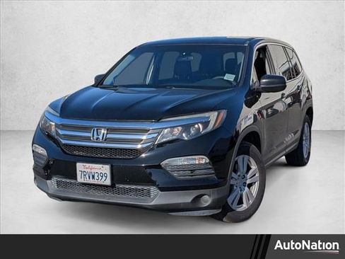 Used 2016 Honda Pilot LX image 1