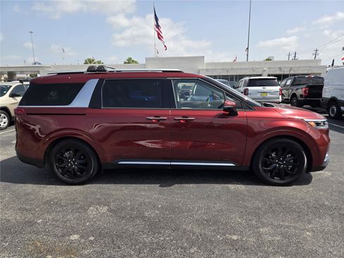 Used 2022 Kia Carnival SX Prestige FWD image 5