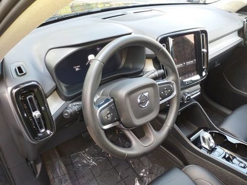 Used 2024 Volvo XC40 B5 Ultimate w/ Protection Package Premier AWD/4WD image 10