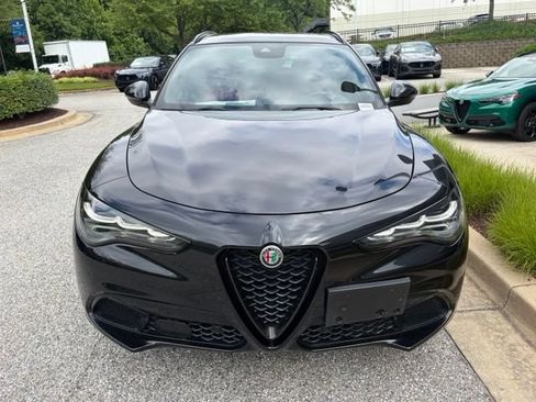 Used 2024 Alfa Romeo Stelvio Veloce AWD/4WD image 3