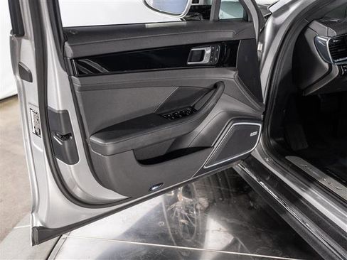 Used 2022 Porsche Panamera 4 Executive image 22