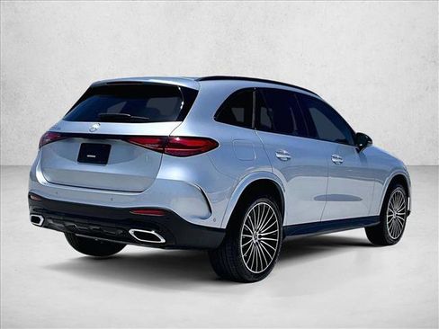 Used 2026 Mercedes-Benz GLC 300 image 2
