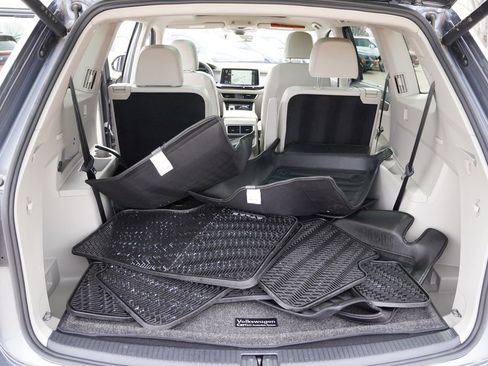 Used 2024 Volkswagen Atlas SEL Premium R-Line image 19