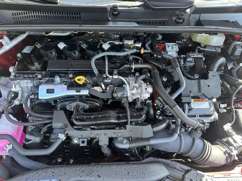 Used 2025 Toyota Prius XLE image 10