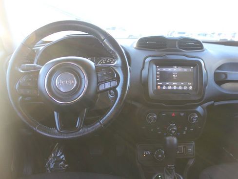 Used 2018 Jeep Renegade Altitude image 10