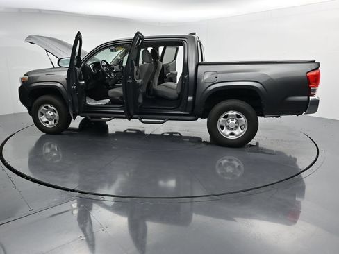 Used 2016 Toyota Tacoma SR5 w/ Towing Package RWD image 42