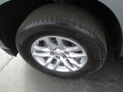 Certified 2024 Chevrolet Suburban LT image 13