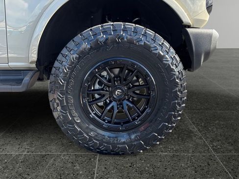 Used 2025 Ford Bronco Outer Banks AWD/4WD image 10