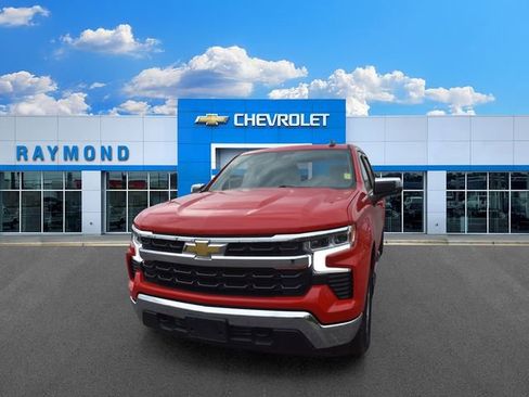 Used 2023 Chevrolet Silverado 1500 LT AWD/4WD image 7