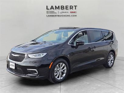 Used 2026 Chrysler Pacifica Limited