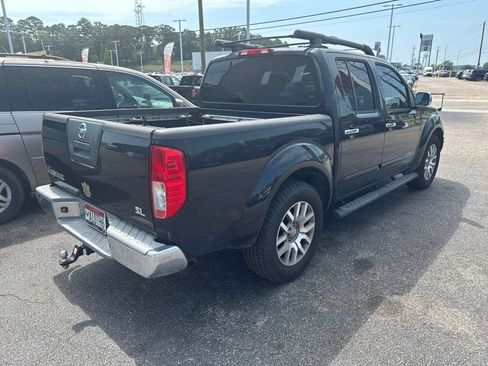 Used 2011 Nissan Frontier SL RWD image 3