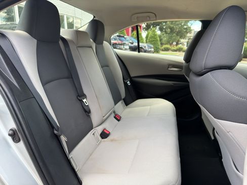 Used 2021 Toyota Corolla LE FWD image 18