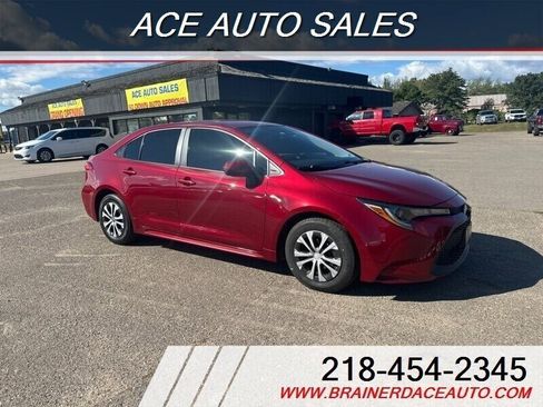 Used 2022 Toyota Corolla LE image 2