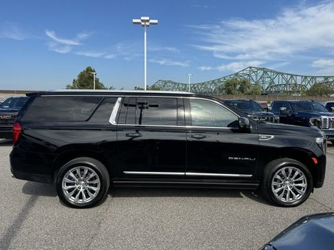 Used 2024 GMC Yukon XL Denali w/ Denali Reserve Package image 6
