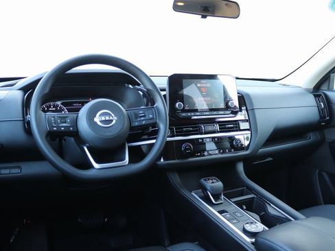 Used 2022 Nissan Pathfinder S AWD/4WD image 3